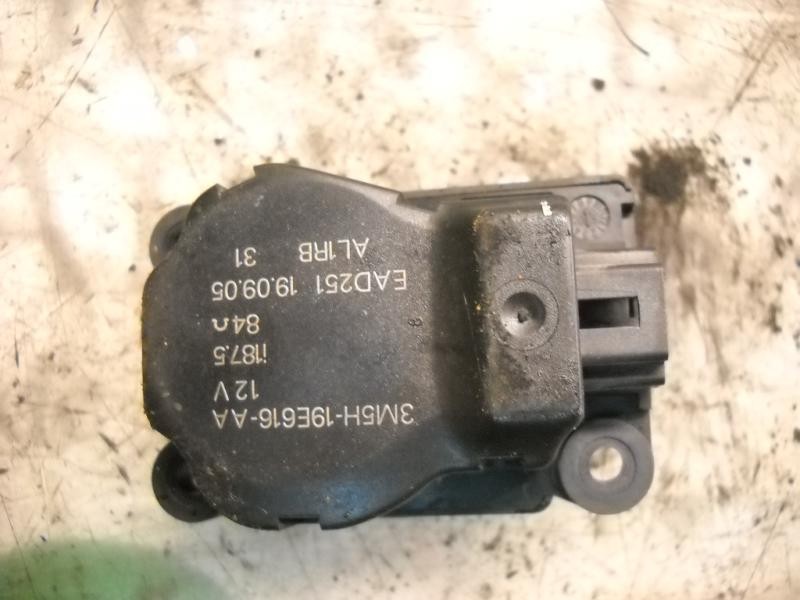 Recambio de motor apertura trampillas climatizador para ford focus berlina (cap) ghia referencia OEM IAM   