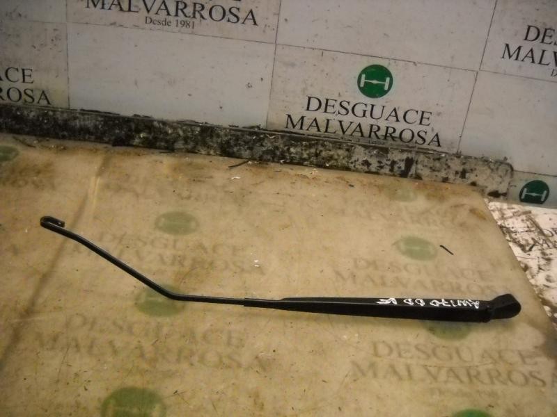 Recambio de brazo limpia delantero derecho para citroën c3 1.4 hdi referencia OEM IAM   