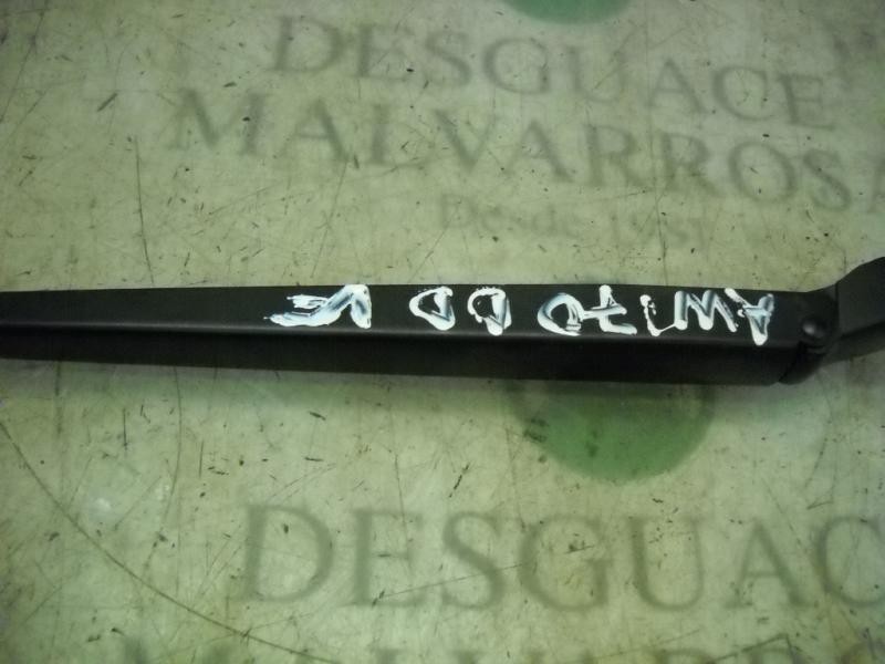 Recambio de brazo limpia delantero derecho para citroën c3 1.4 hdi referencia OEM IAM   