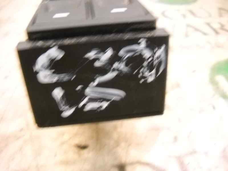 Recambio de mando elevalunas delantero izquierdo para chrysler 300 c 3.0 crd cat referencia OEM IAM   