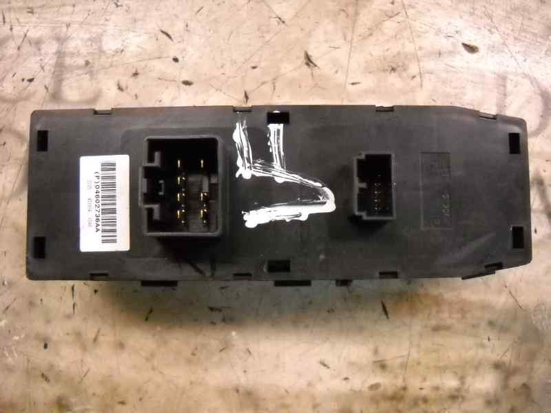 Recambio de mando elevalunas delantero izquierdo para chrysler 300 c 3.0 crd cat referencia OEM IAM   