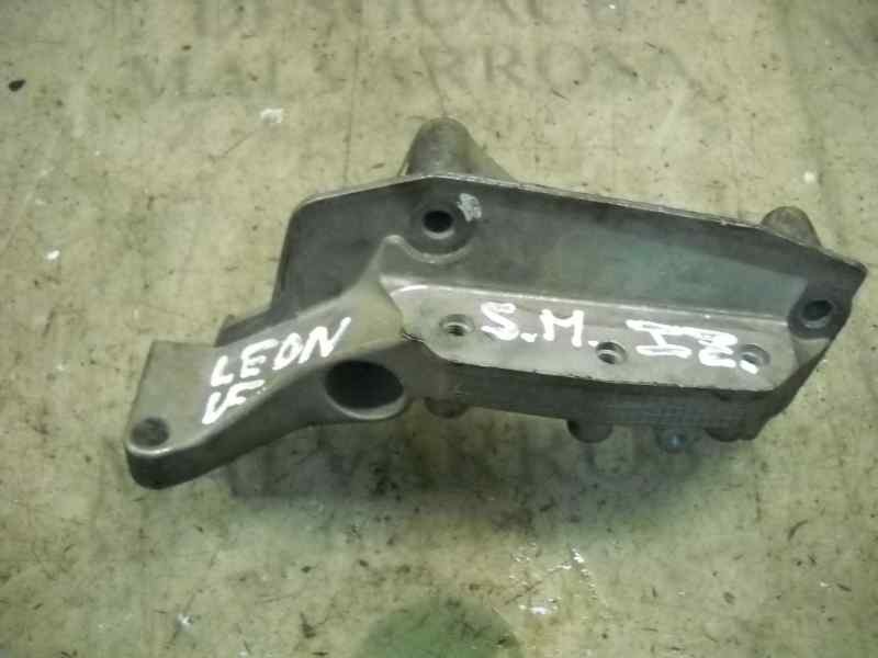 Recambio de soporte motor izquierdo para seat leon (1p1) 1.9 tdi referencia OEM IAM   