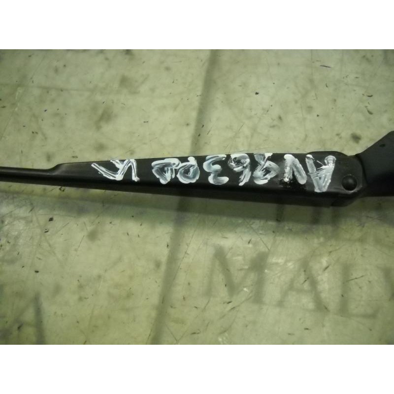 Recambio de brazo limpia delantero derecho para renault clio ii fase ii (b/cb0) authentique referencia OEM IAM   