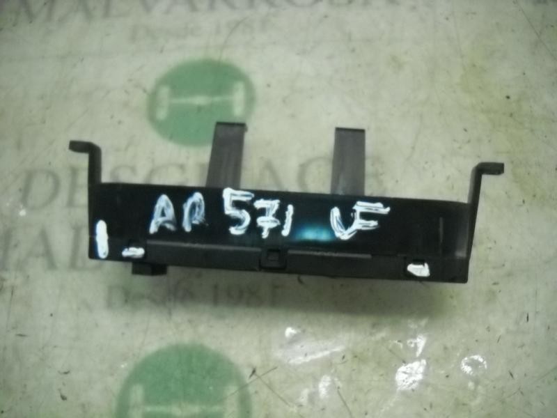 Recambio de mando multifuncion para kia carens (un) 2.0 crdi referencia OEM IAM 945101D000  