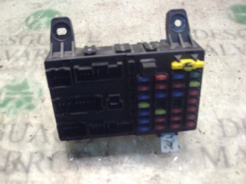 Recambio de caja reles / fusibles para hyundai getz (tb) 1.1 gl referencia OEM IAM 911981C020 911981C020 