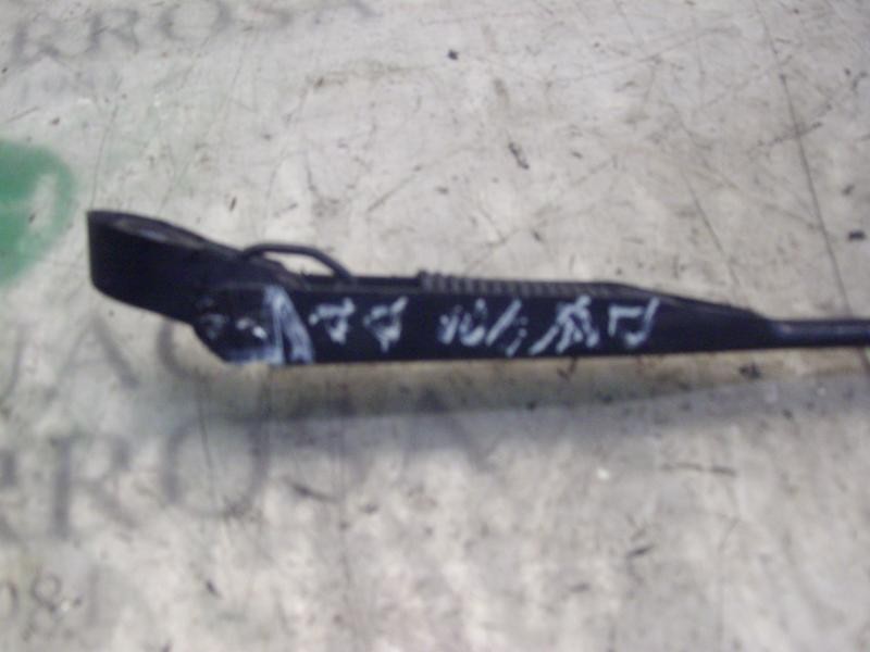 Recambio de brazo limpia delantero derecho para opel corsa c sport referencia OEM IAM   