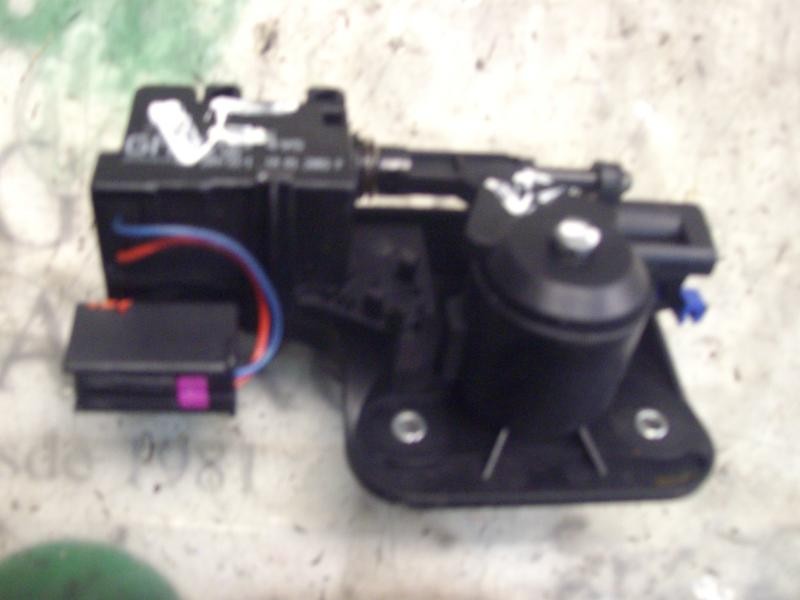 Recambio de maneta porton para opel corsa c sport referencia OEM IAM   