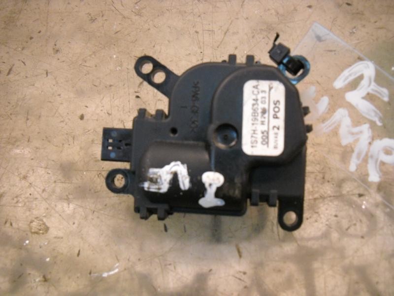 Recambio de motor apertura trampillas climatizador para ford fiesta (cbk) ghia referencia OEM IAM   