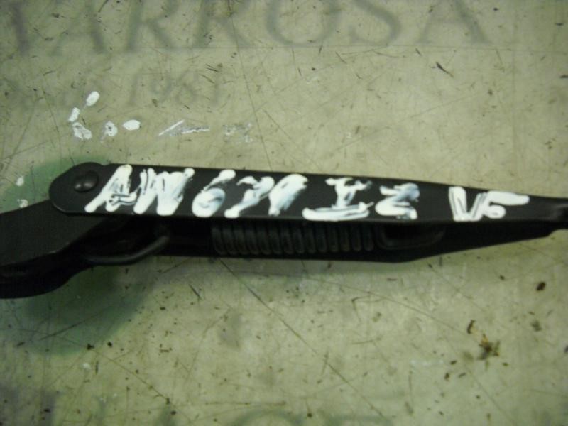 Recambio de brazo limpia delantero izquierdo para opel corsa c elegance referencia OEM IAM   