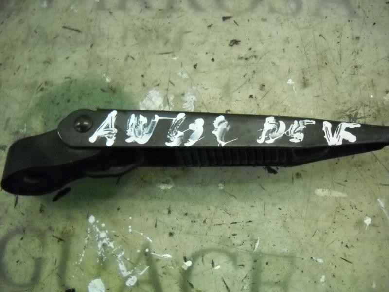 Recambio de brazo limpia delantero derecho para opel corsa c elegance referencia OEM IAM   