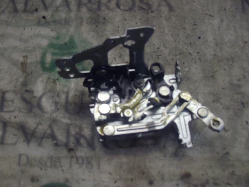 Recambio de cerradura puerta delantera izquierda para kia carens (un) 2.0 crdi referencia OEM IAM 813101D010  