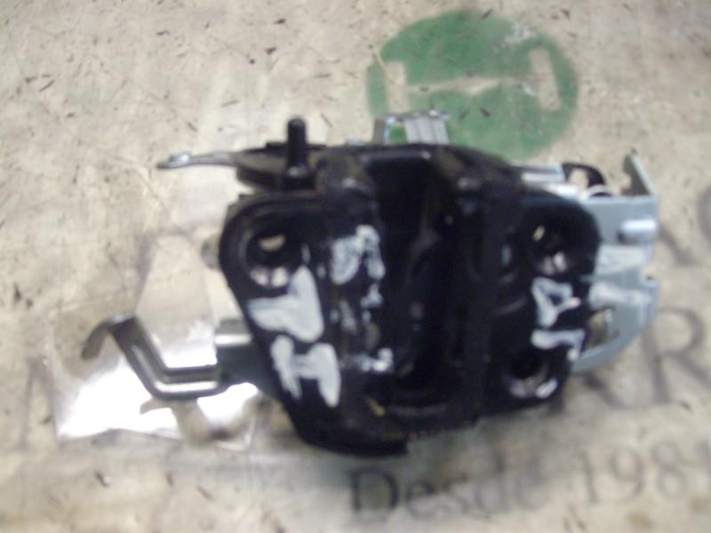 Recambio de cerradura puerta trasera izquierda para kia carens (un) 2.0 crdi referencia OEM IAM 814101D010  