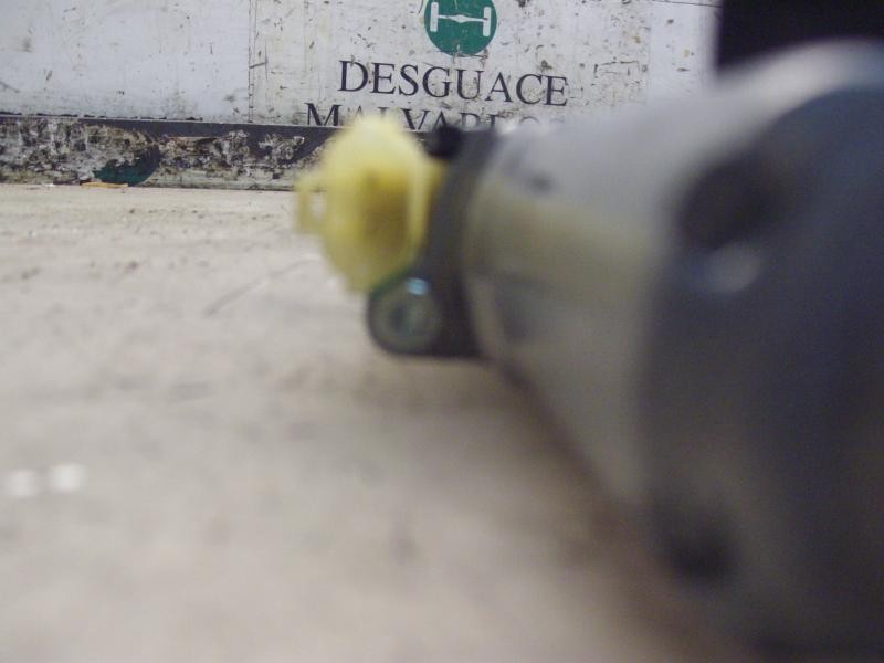 Recambio de motor elevalunas trasero derecho para kia carens (un) 2.0 crdi referencia OEM IAM 834601D000  