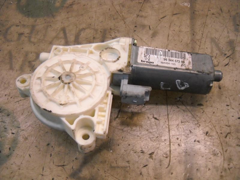 Recambio de motor elevalunas delantero derecho para peugeot 307 (s1) xr referencia OEM IAM   