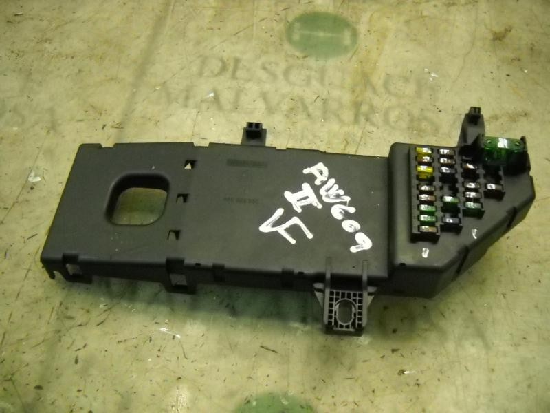 Recambio de caja reles / fusibles para opel vectra c berlina club referencia OEM IAM   