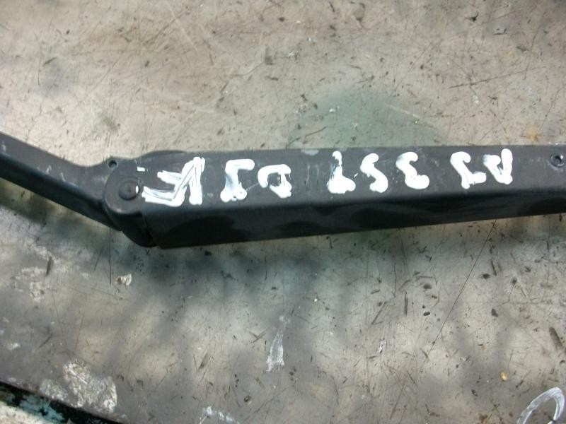 Recambio de brazo limpia delantero izquierdo para hyundai matrix (fc) 1.6 gls referencia OEM IAM 9831017000  