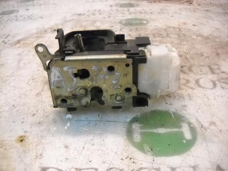 Recambio de cerradura puerta delantera derecha para fiat punto berlina (188) 1.9 jtd cat referencia OEM IAM   