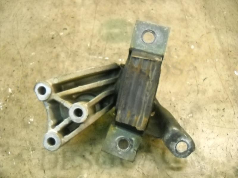 Recambio de soporte motor derecho para fiat punto berlina (188) referencia OEM IAM 51739095  