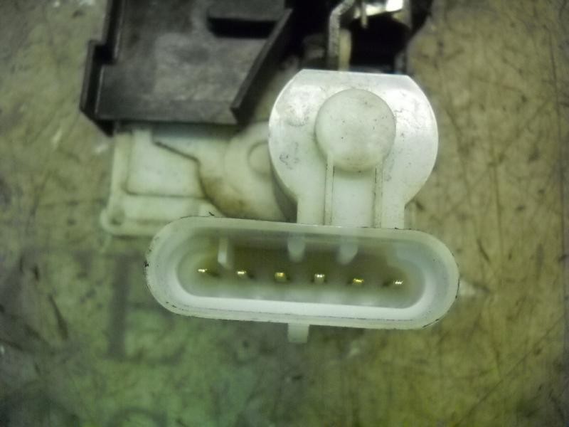 Recambio de cerradura puerta delantera derecha para fiat punto berlina (188) referencia OEM IAM 46536070  