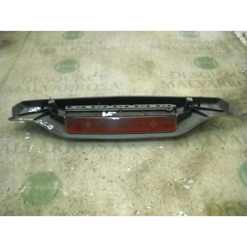 Recambio de piloto trasero central para fiat punto berlina (188) referencia OEM IAM 735269368  