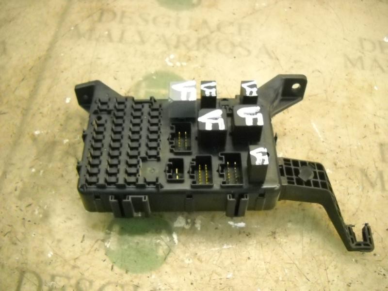 Recambio de caja reles / fusibles para ford mondeo berlina (ge) ghia x (06.2003) (d) referencia OEM IAM   