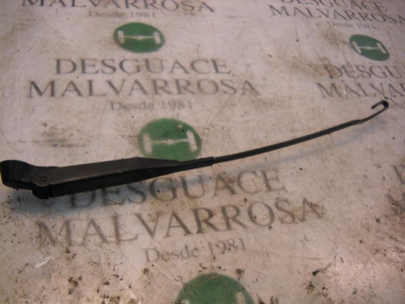Recambio de brazo limpia delantero izquierdo para opel corsa c comfort referencia OEM IAM   