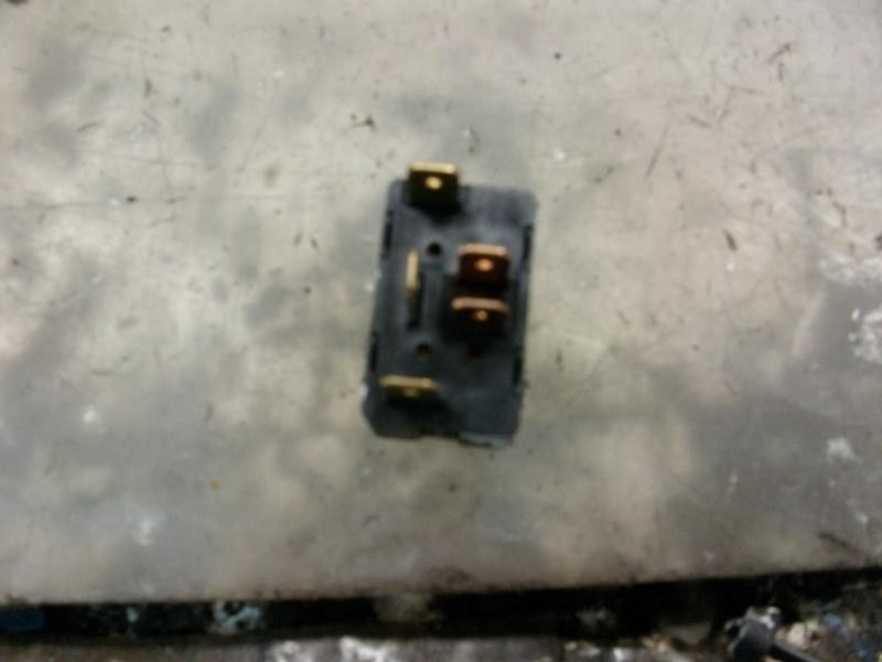 Recambio de mando elevalunas delantero derecho para audi a4 avant (b5) referencia OEM IAM   