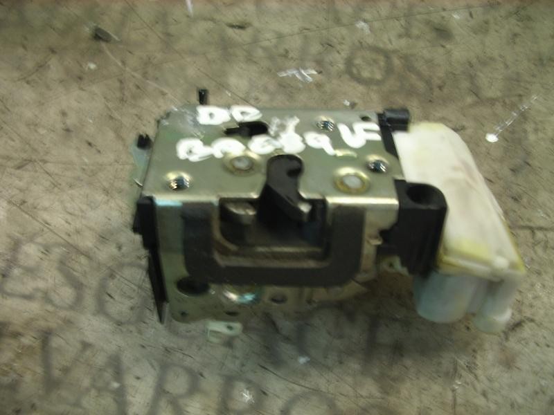 Recambio de cerradura puerta delantera derecha para fiat punto berlina (188) referencia OEM IAM 46536070  