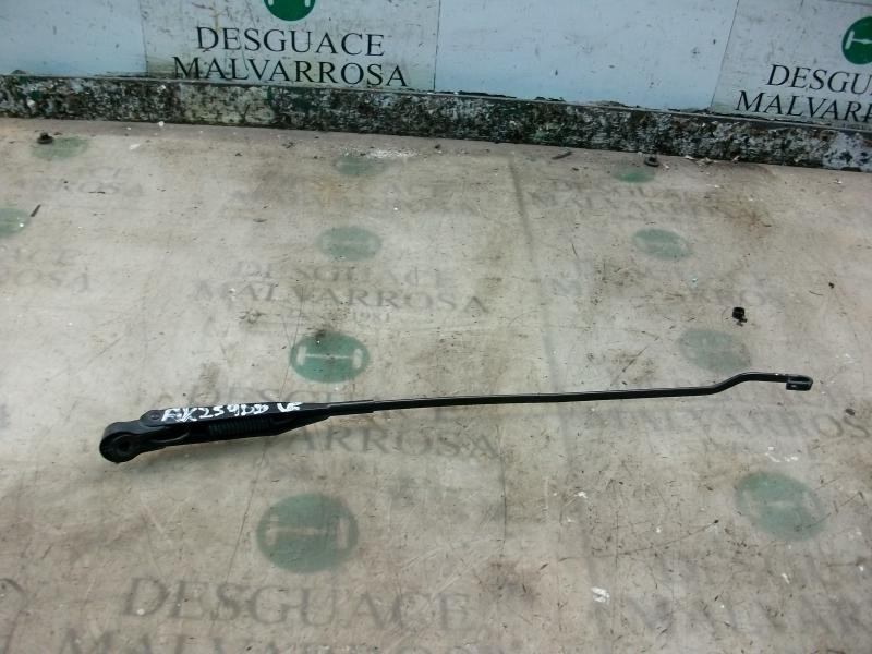 Recambio de brazo limpia delantero derecho para opel corsa c comfort referencia OEM IAM   