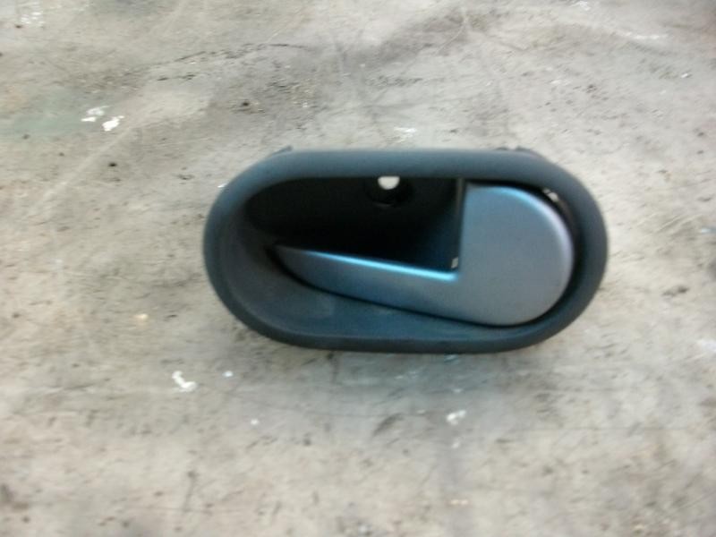Recambio de maneta interior delantera derecha para ford fiesta (cbk) ghia referencia OEM IAM   