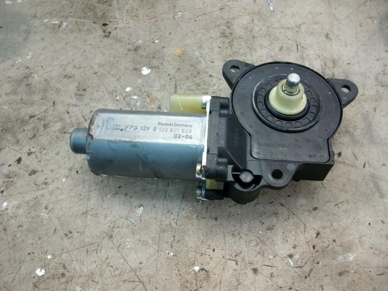 Recambio de motor elevalunas delantero derecho para ford fiesta (cbk) ghia referencia OEM IAM   