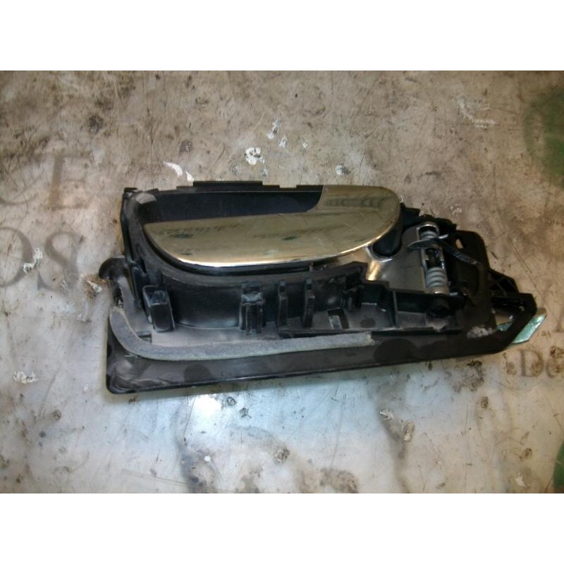 Recambio de maneta interior delantera derecha para peugeot 307 break / sw (s1) break xt referencia OEM IAM   