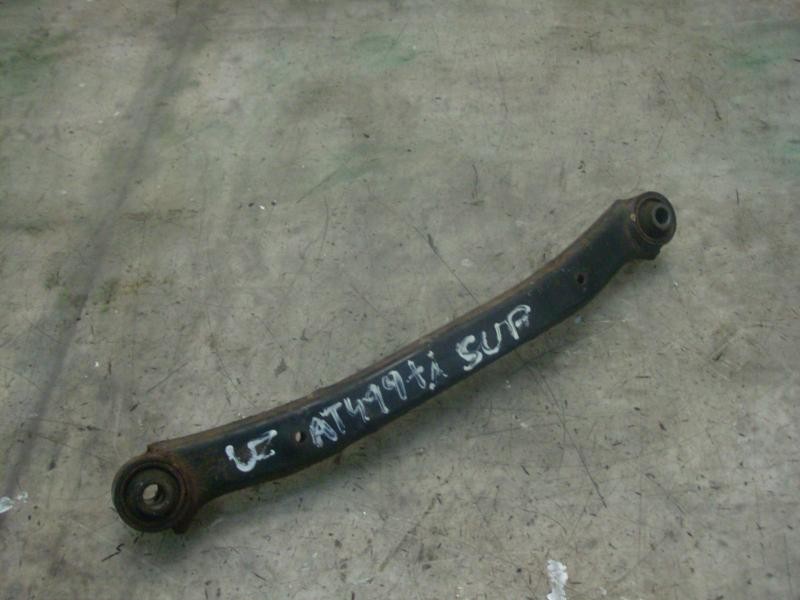 Recambio de brazo suspension superior trasero izquierdo para kia carens (un) emotion referencia OEM IAM 551001D000  