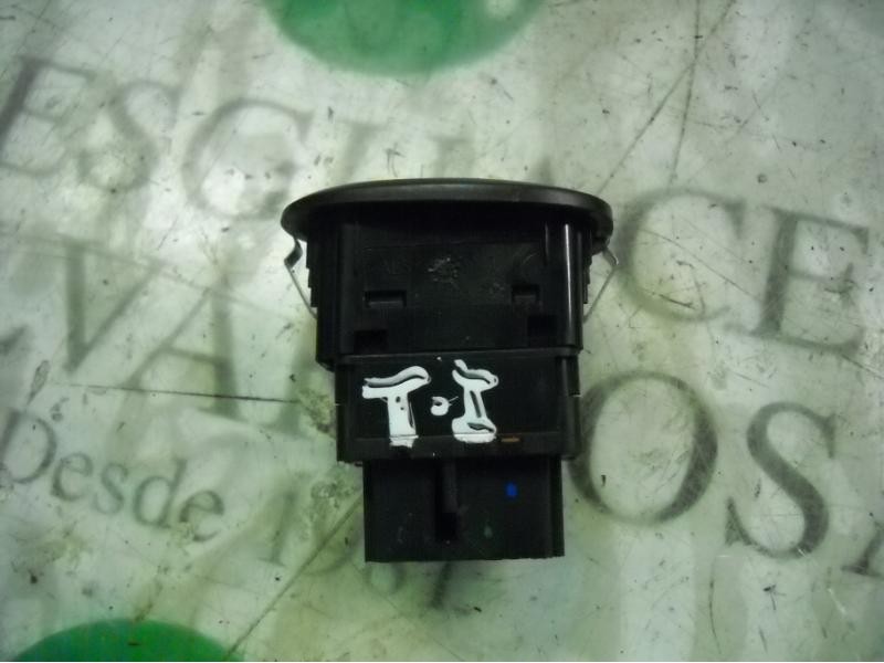 Recambio de mando elevalunas trasero izquierdo para citroën c3 1.1 collection referencia OEM IAM   