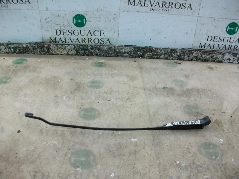 Recambio de brazo limpia delantero derecho para opel corsa c comfort referencia OEM IAM   