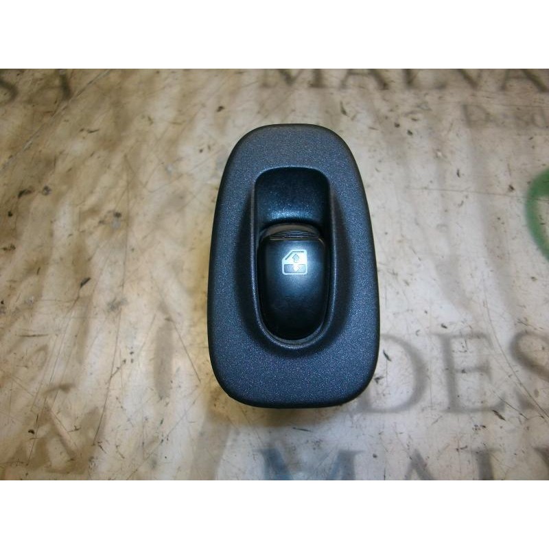 Recambio de mando elevalunas trasero derecho para hyundai accent (lc) crdi gl referencia OEM IAM 9358025015PK 621W04620 621W0462