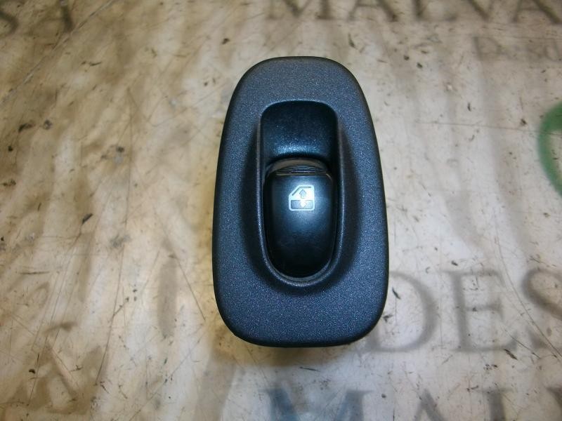 Recambio de mando elevalunas trasero derecho para hyundai accent (lc) crdi gl referencia OEM IAM 9358025015PK 621W04620 621W0462