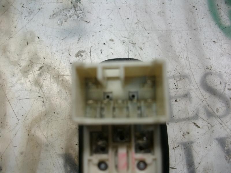 Recambio de mando elevalunas trasero derecho para hyundai accent (lc) crdi gl referencia OEM IAM 9358025015PK 621W04620 621W0462