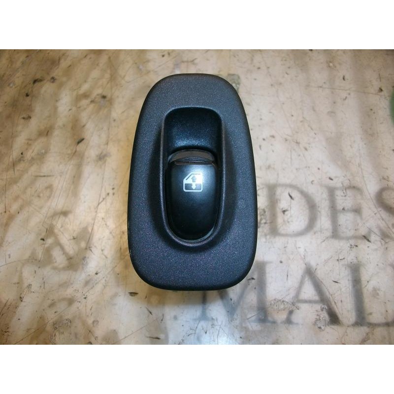 Recambio de mando elevalunas trasero izquierdo para hyundai accent (lc) crdi gl referencia OEM IAM 9358025015PK 621W04620 621W04