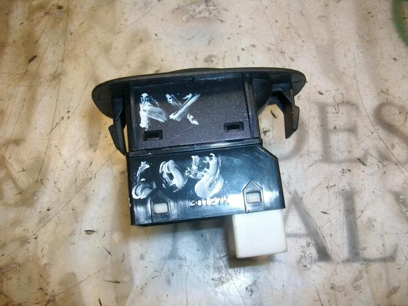 Recambio de mando elevalunas trasero izquierdo para hyundai accent (lc) crdi gl referencia OEM IAM 9358025015PK 621W04620 621W04