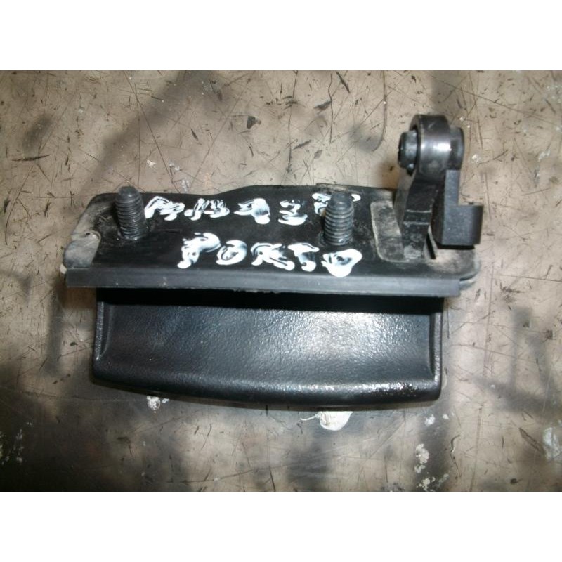 Recambio de maneta porton para hyundai getz (tb) 1.1 básico referencia OEM IAM 812301C030  