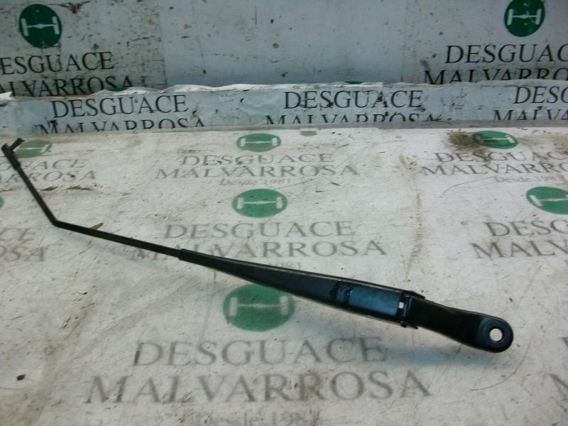Recambio de brazo limpia delantero derecho para peugeot 207 xt referencia OEM IAM   