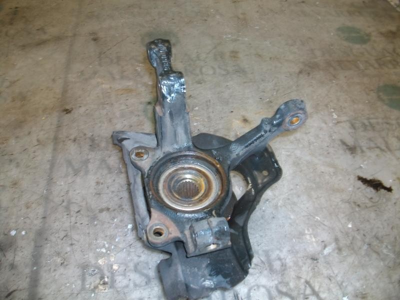 Recambio de mangueta delantera derecha para lancia lancia y 1.2 8v vanity referencia OEM IAM   