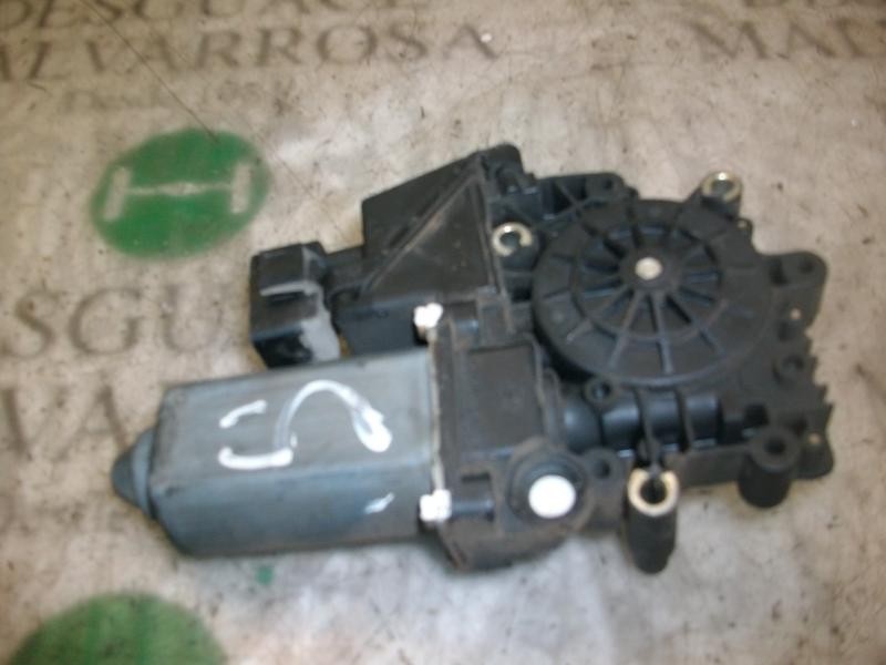 Recambio de motor elevalunas delantero derecho para audi a4 avant (b5) referencia OEM IAM   