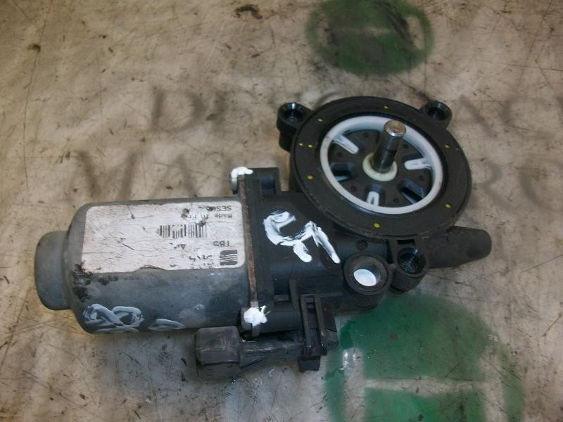 Recambio de motor elevalunas delantero derecho para seat ibiza (6k1) select referencia OEM IAM   