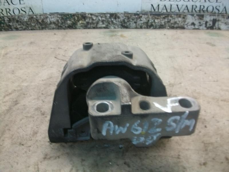 Recambio de soporte motor derecho para volkswagen golf iv berlina (1j1) highline referencia OEM IAM   