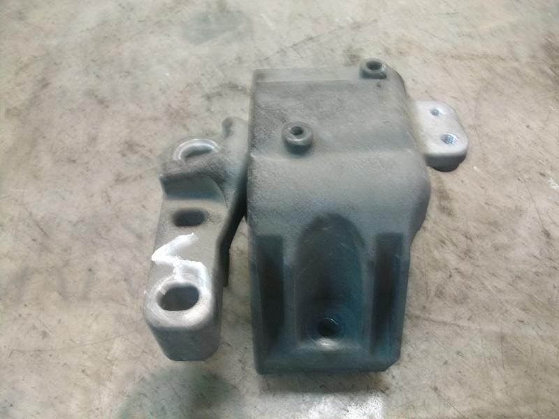 Recambio de soporte motor derecho para volkswagen golf iv berlina (1j1) highline referencia OEM IAM   