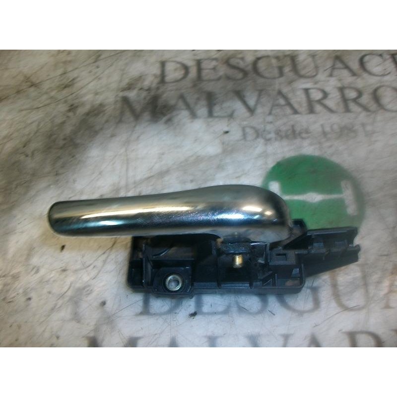 Recambio de maneta interior delantera derecha para alfa romeo 166 2.4 jtd referencia OEM IAM 156017082  