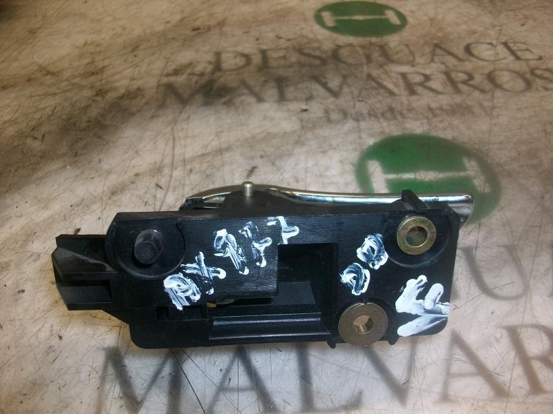 Recambio de maneta interior delantera derecha para alfa romeo 166 2.4 jtd referencia OEM IAM 156017082  