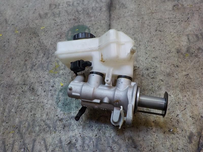 Recambio de bomba freno para seat ibiza (kj1) style referencia OEM IAM 2Q1611019  